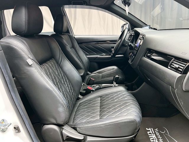 MITSUBISHI三菱 OUTLANDER  第12張相片