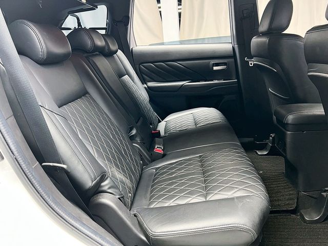 MITSUBISHI三菱 OUTLANDER  第14張相片