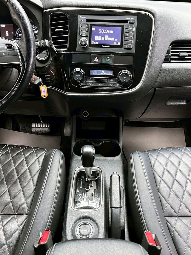 MITSUBISHI三菱 OUTLANDER  第16張相片