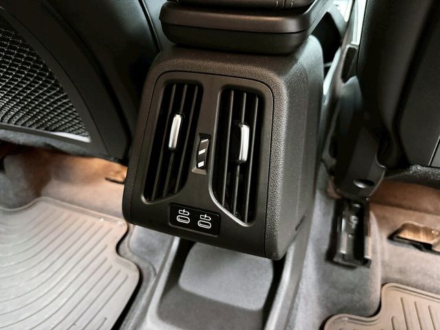 BMW寶馬 220I  第17張相片