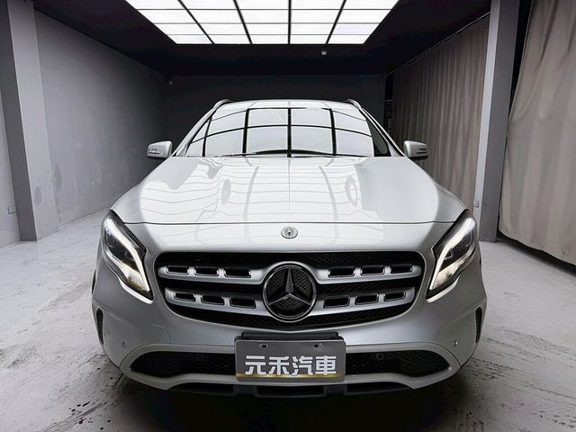 M-BENZ賓士 GLA180  第2張相片
