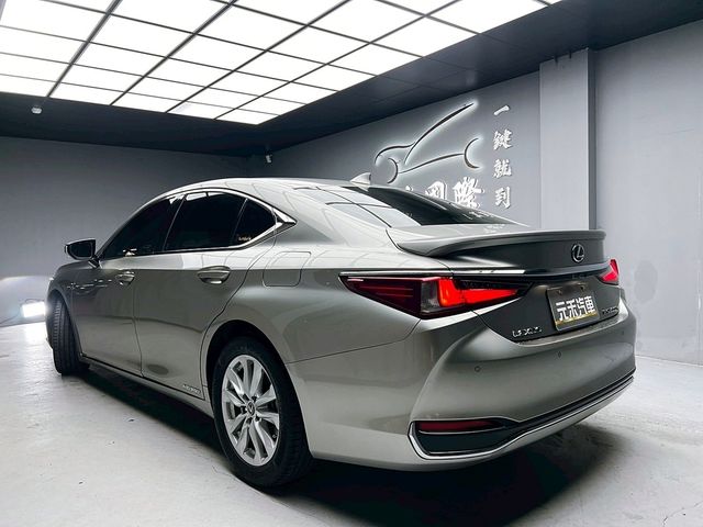 LEXUS凌志 ES300H  第4張相片