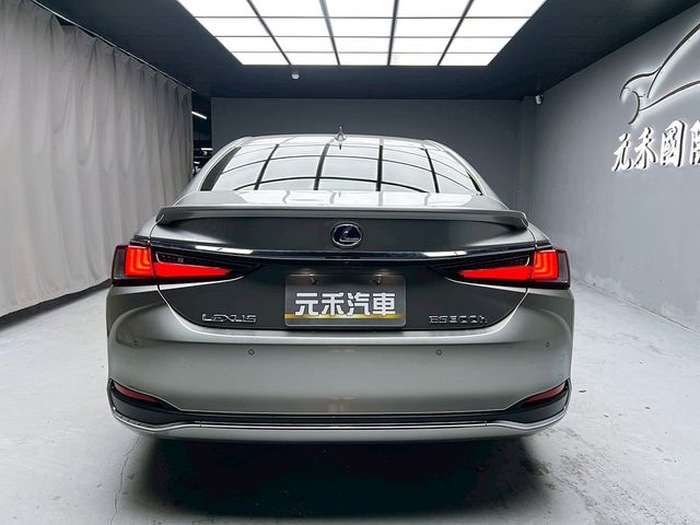 LEXUS凌志 ES300H  第5張相片