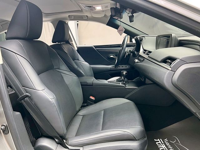 LEXUS凌志 ES300H  第12張相片