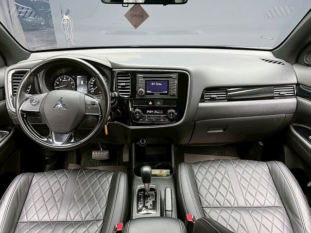 MITSUBISHI三菱 OUTLANDER  第9張相片