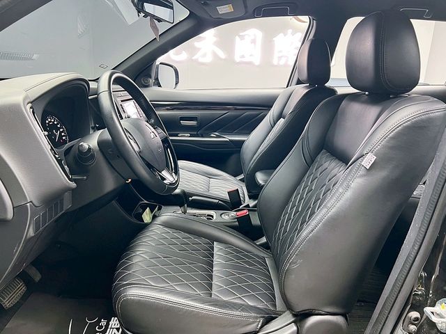 MITSUBISHI三菱 OUTLANDER  第11張相片