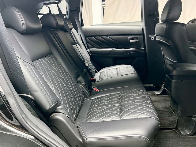 MITSUBISHI三菱 OUTLANDER  第14張相片
