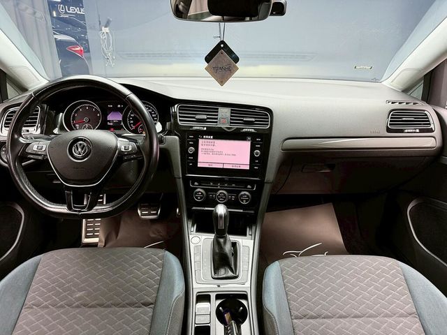 VOLKSWAGEN福斯 GOLF  第9張相片