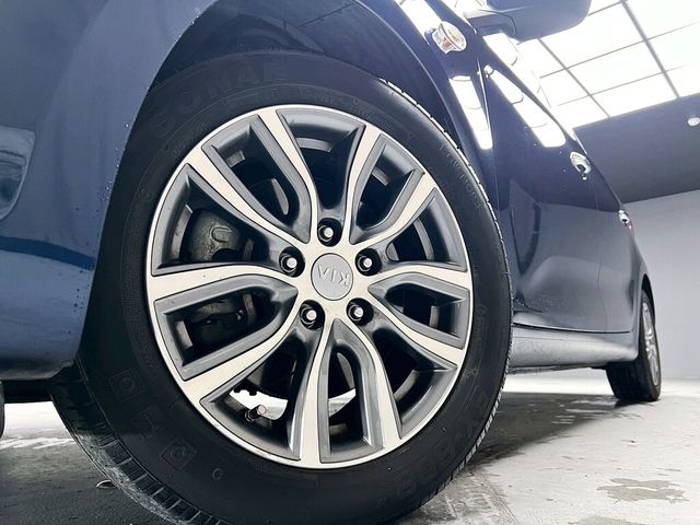 KIA起亞 CARENS  第8張相片