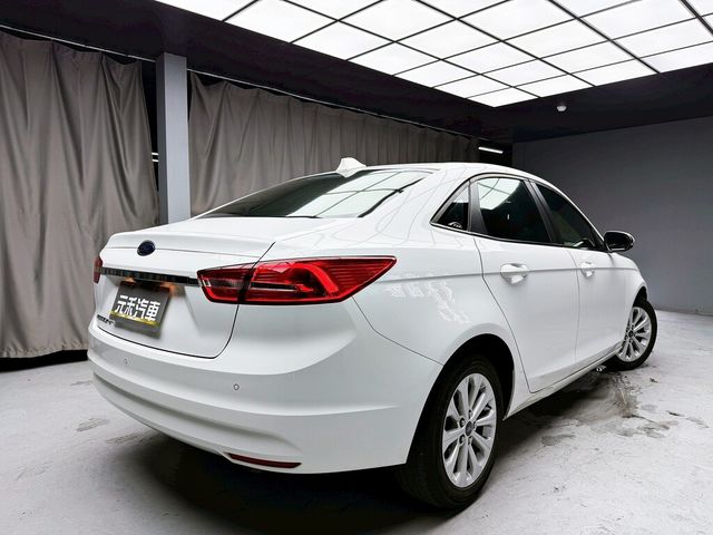 FORD福特 ESCORT  第6張相片