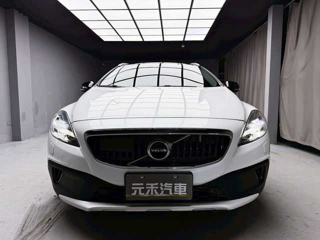 VOLVO富豪 V40 CROSS COUNTRY  第2張相片