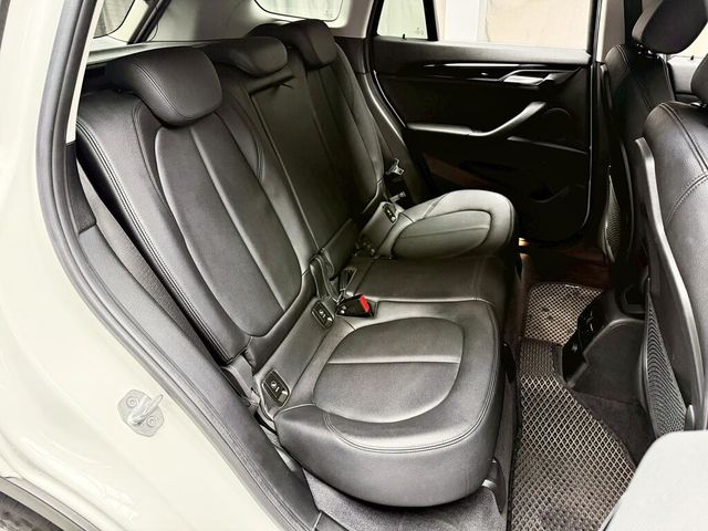 BMW寶馬 X1  第13張相片