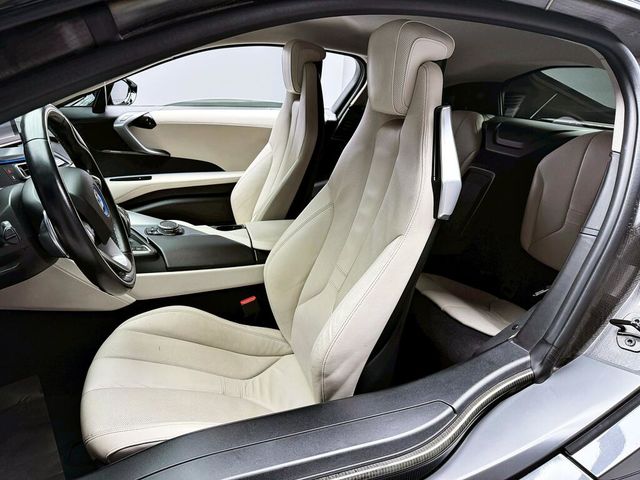 BMW寶馬 I8  第11張相片