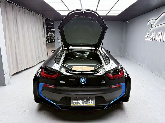 BMW寶馬 I8  第19張相片