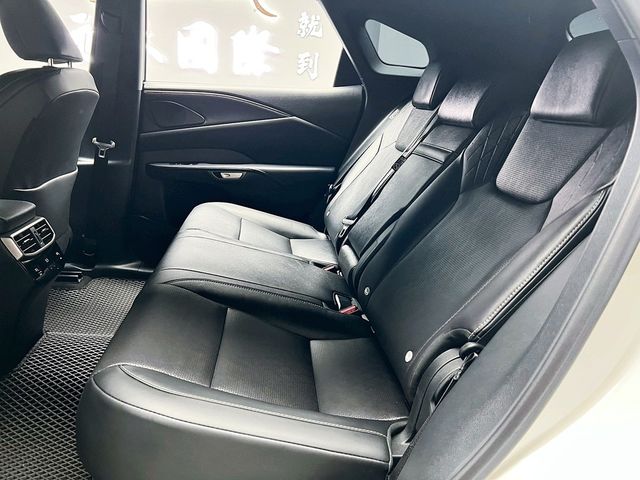 LEXUS凌志 RX350H  第13張相片