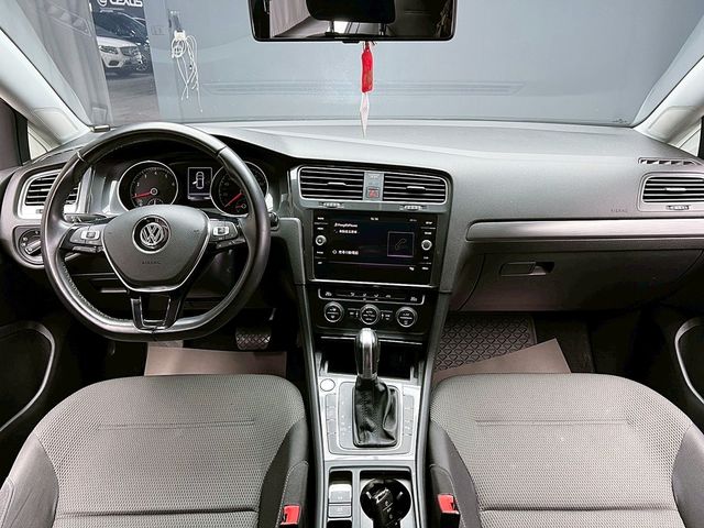 VOLKSWAGEN福斯 GOLF  第9張相片
