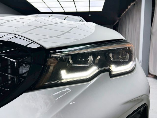 BMW寶馬 330I  第7張相片