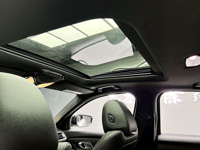 BMW寶馬 330I  第9張相片