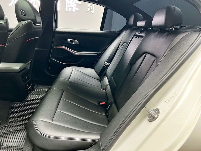BMW寶馬 330I  第13張相片