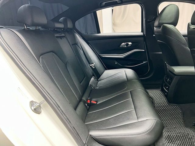 BMW寶馬 330I  第14張相片