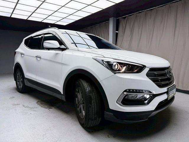 HYUNDAI現代 SANTA FE  第3張相片