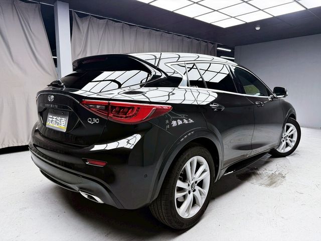 INFINITI無限 Q30  第6張相片