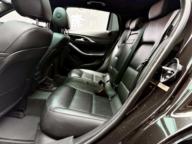 INFINITI無限 Q30  第13張相片