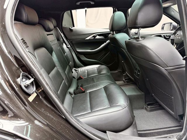 INFINITI無限 Q30  第14張相片