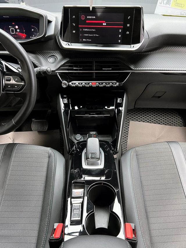 PEUGEOT寶獅 2008  第16張相片