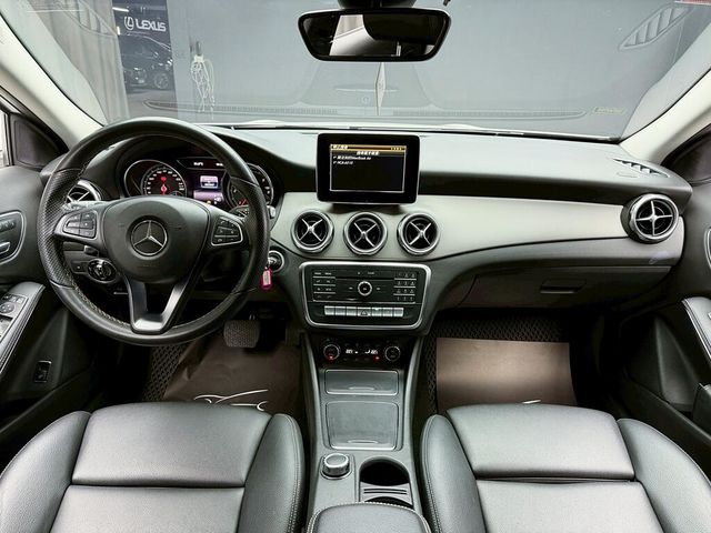 M-BENZ賓士 GLA200D  第9張相片