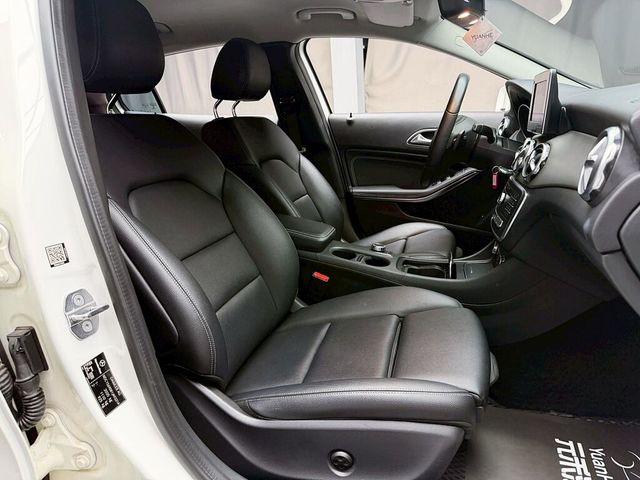 M-BENZ賓士 GLA200D  第12張相片