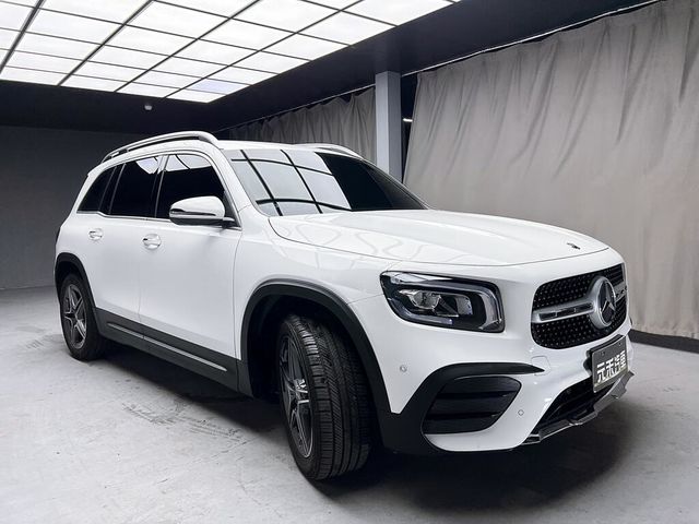 M-BENZ賓士 GLB200  第3張相片