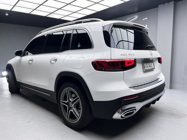 M-BENZ賓士 GLB200  第4張相片