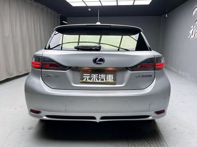 LEXUS凌志 CT200H  第5張相片