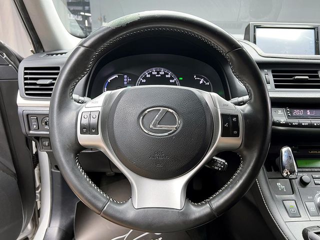 LEXUS凌志 CT200H  第15張相片