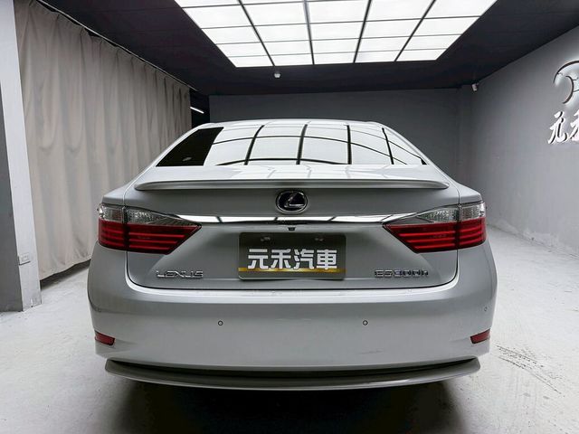 LEXUS凌志 ES300H  第5張相片