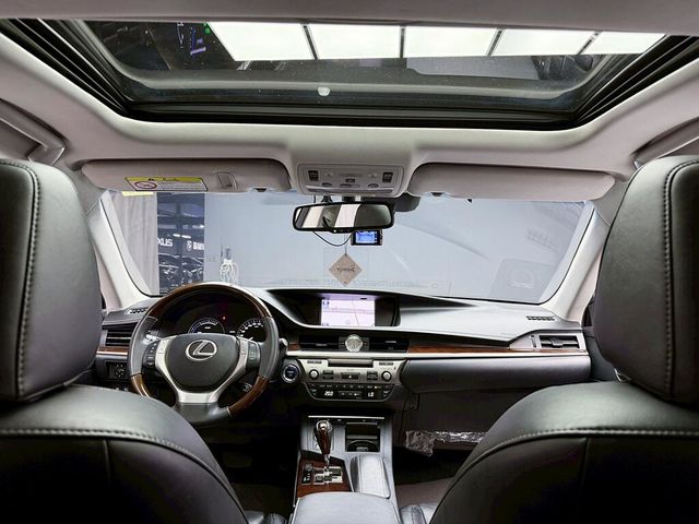 LEXUS凌志 ES300H  第9張相片