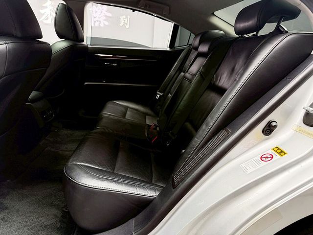LEXUS凌志 ES300H  第13張相片