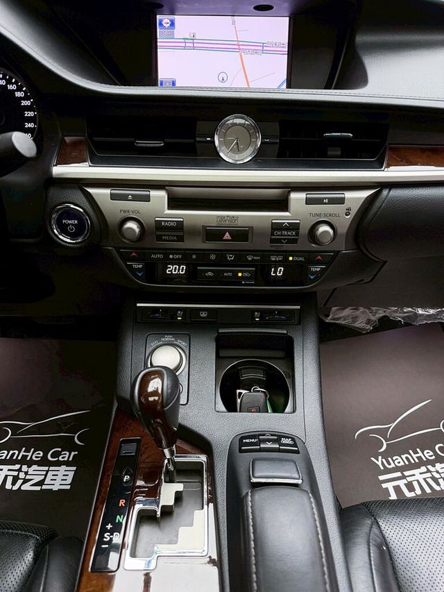 LEXUS凌志 ES300H  第16張相片