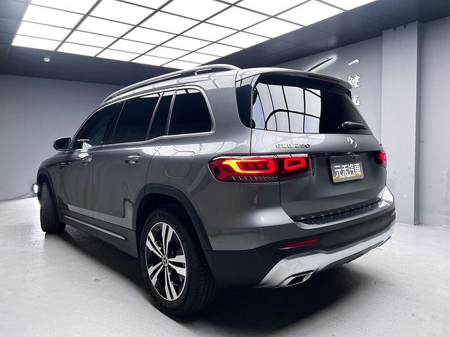 M-BENZ賓士 GLB250  第4張相片