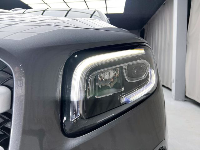 M-BENZ賓士 GLB250  第7張相片