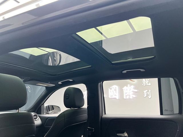 M-BENZ賓士 GLB250  第9張相片