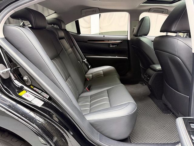 LEXUS凌志 ES200  第14張相片