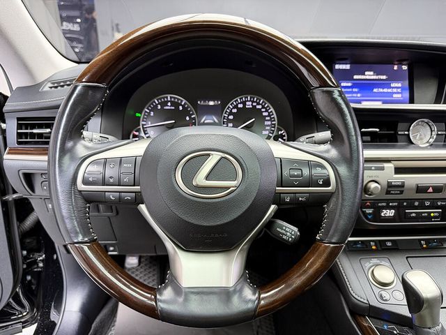 LEXUS凌志 ES200  第15張相片