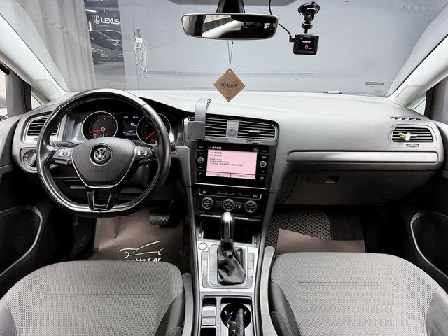 VOLKSWAGEN福斯 GOLF  第9張相片