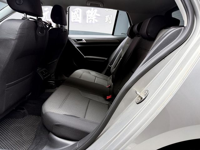 VOLKSWAGEN福斯 GOLF  第13張相片