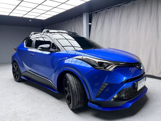 TOYOTA豐田 C-HR  第3張相片