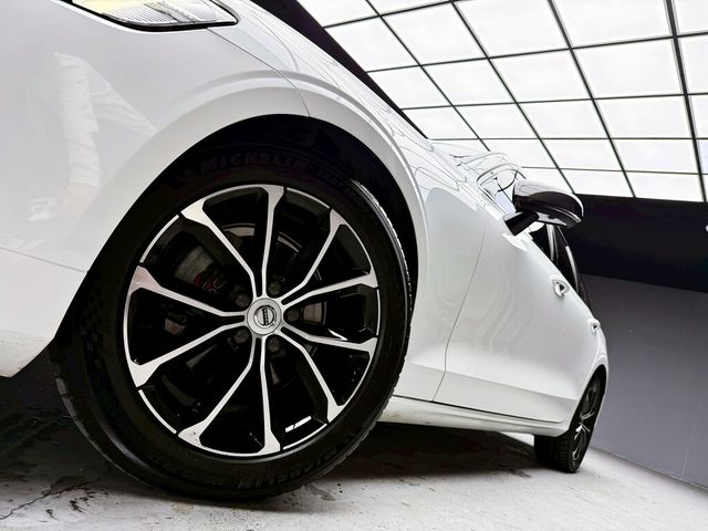 VOLVO富豪 V60  第8張相片