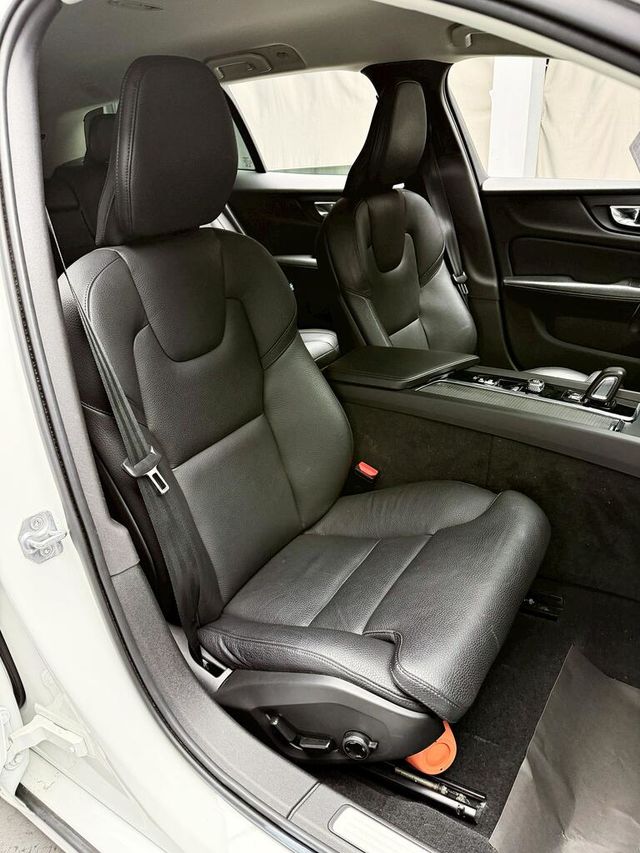 VOLVO富豪 V60  第12張相片