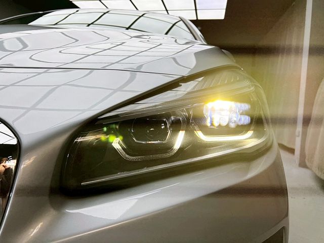 BMW寶馬 218I  第7張相片